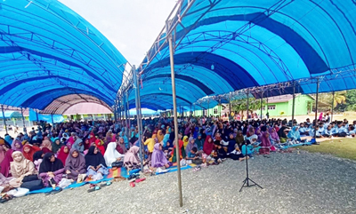 Ribuan warga membanjiri pengajian Akbar yang dilaksanakan PDNW Kabupaten Banggai di Kecamatan Toili Barat, Minggu (26/11/2023). (Foto: Istimewa)