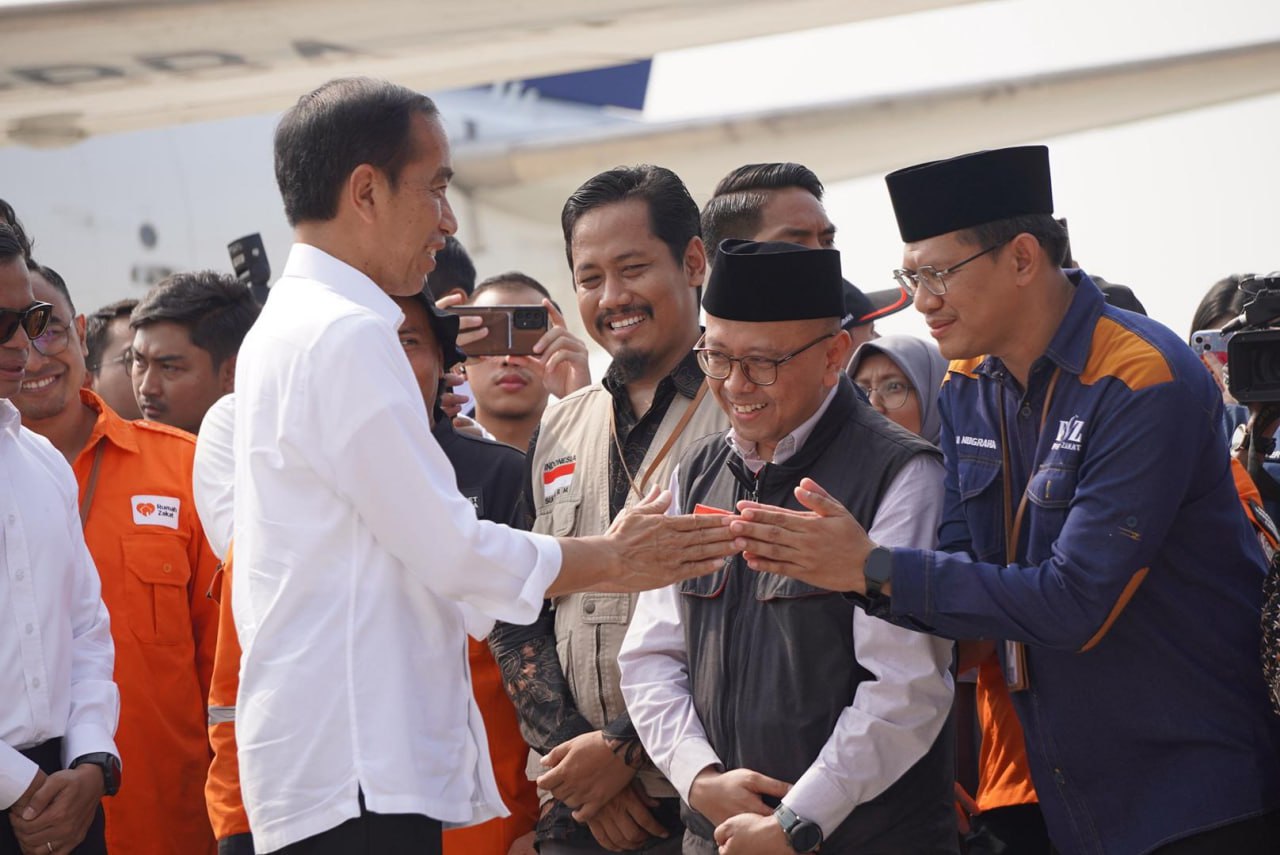 Presiden RI Joko Widodo melepas keberangkatan paket bantuan Rumah Zakat Indonesia. (Foto: Istimewa)