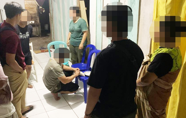 Dua Ibu Rumah Tangga di Kabupaten Banggai ditangkap lantaran terlibat penyalahgunaan narkoba jenis sabu-sabu, Jumat (8/12/2023) sekitar pukul 19.00 Wita.