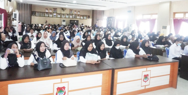 Para guru dan tenaga pendidik PAUD Non ASN Kabupaten Banggai. (Bagian Prokopim Setda Banggai)