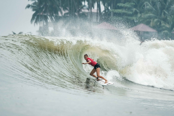 Spot Surfing terbaik kelas dunia yang Ada di Indonesia. (Foto: Kemenparekraf)